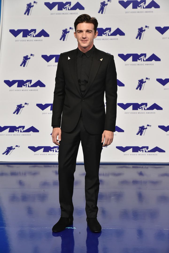 Джош Пек посетил MTV Video Music Awards 2017 на Форуме 27 августа 2017 года